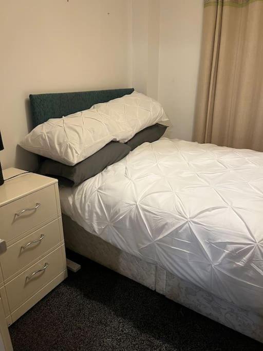 1 Bed Studio, Sleeps 2, Close To Centre Apartamento